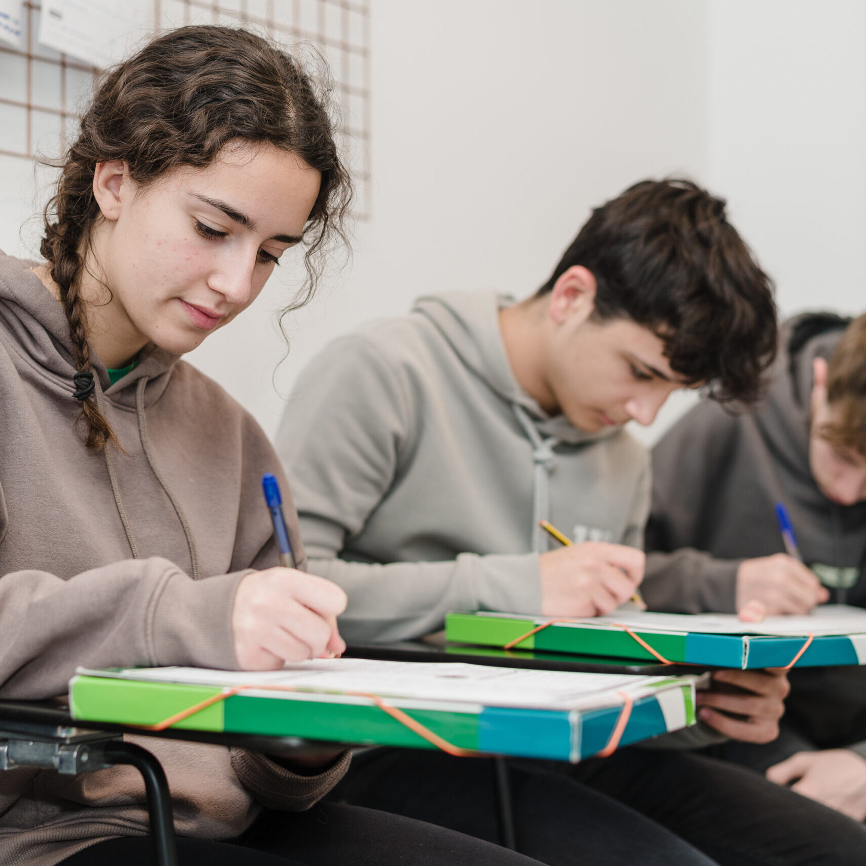 jovenes en curso de ingles en camden zaragoza